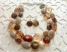 Load image into Gallery viewer, Caramel Mocha chunky necklace, brown beaded jewelry, resin beaded necklace brown beaded necklace, cinnamon necklace tan champagne