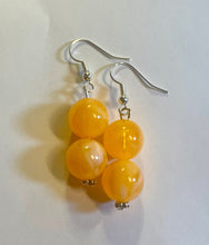 Load image into Gallery viewer, Bright Chunky Orange Statement Necklace, Big beaded jewelry, Single Strand Statement Necklace, Bib necklace creamsicle bridesmaid wedding