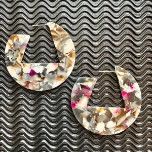 Raspberry Geometric Hoop earrings, round earrings, tortoise shell jewelry, hoops acrylic acetate lucite drop laser cut neutral jewelry