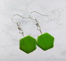 Load image into Gallery viewer, Bright Green Chunky Statement Necklace, Big beaded jewelry, 1 Strand Statement Bib necklace, silver geometric bridesmaid wedding earrings