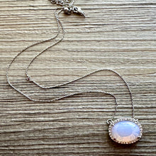 Load image into Gallery viewer, Vintage aurora borealis Statement Necklace, dainty silver chain chunky necklace, statement jewelry, gemstone layering necklace