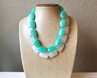 White & Mint Statement Necklace, Chunky Beaded Necklace, Mint Green Jewelry, Spring Jewelry, green Necklace, mint green beaded necklace