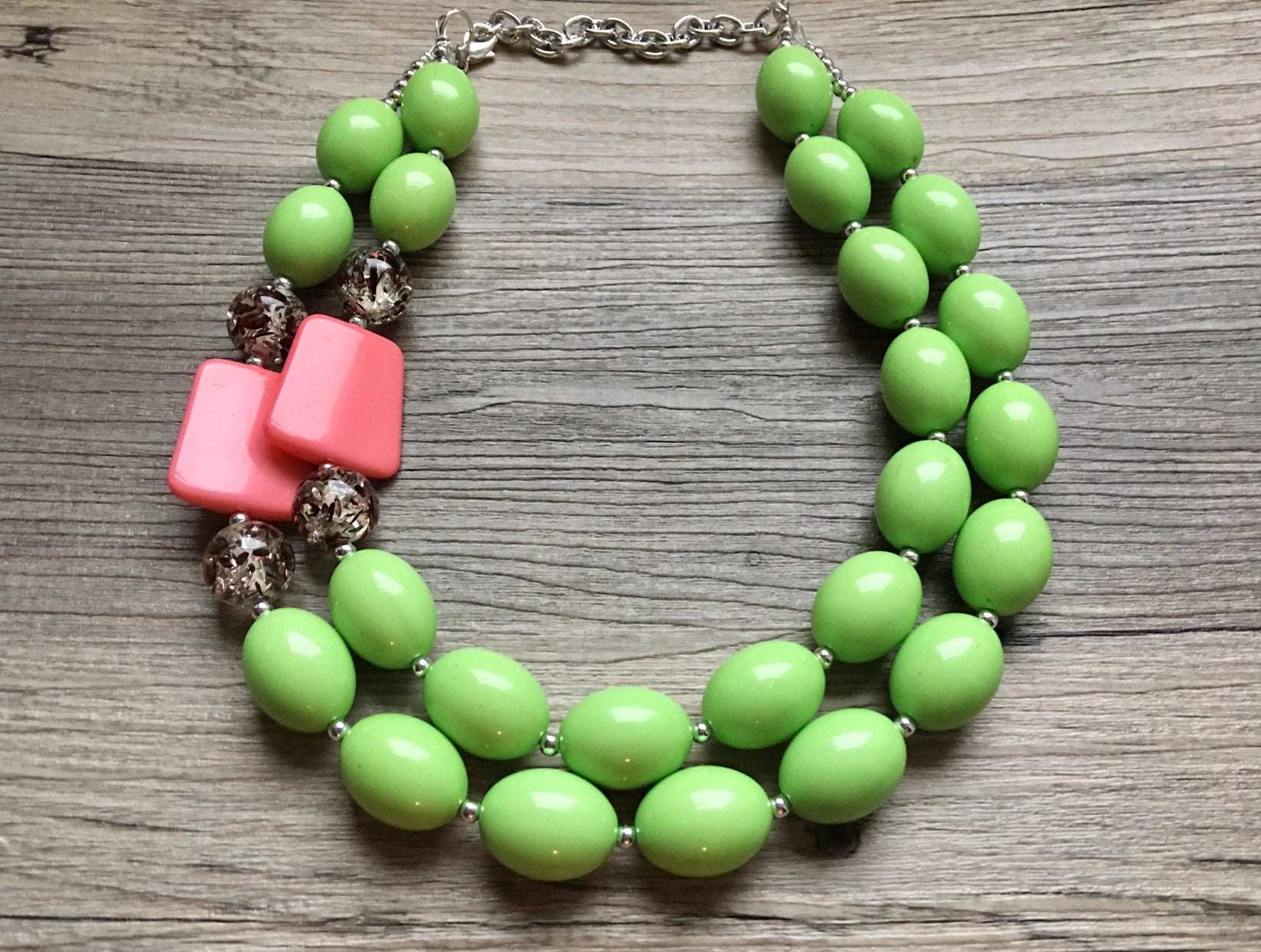 Green hot sale chunky necklace