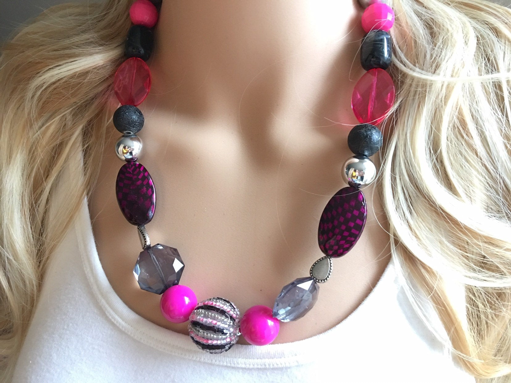 Pink Silver Black Chunky Statement Necklace, Pink and black beaded jewelry, single Strand Bib Necklace, Beaded necklace, black necklace