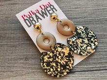 Load image into Gallery viewer, Golden Confetti Graduated earrings, round circle earrings, tortoise jewelry, gold acetate earring, geometric statement round circle