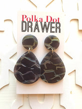 Load image into Gallery viewer, Gray Crackle Shell Teardrop earrings, round circle earrings, tortoise jewelry, smoke gray earrings, tortoise blush acetate earring glitter