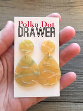 Load image into Gallery viewer, Yellow &amp; Silver Crackle Shell Teardrop earrings, round circle earrings, tortoise jewelry, yellow rainbow earrings blonde acetate earring