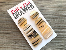 Load image into Gallery viewer, Yellow Striped Shell Teardrop earrings, round circle earrings, tortoise jewelry, sunflower earrings, tortoise blonde acetate earring