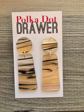 Load image into Gallery viewer, Yellow Striped Shell Teardrop earrings, round circle earrings, tortoise jewelry, sunflower earrings, tortoise blonde acetate earring