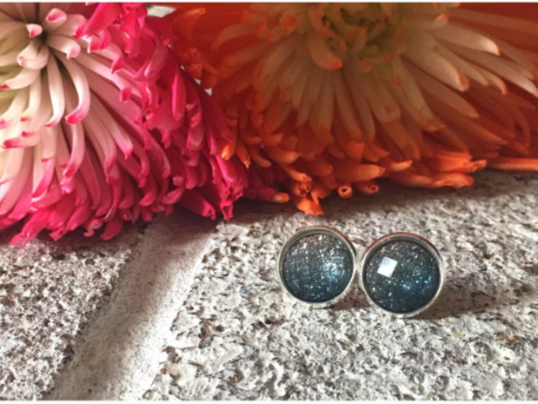 Gray & Blue Ombre Druzy Studs, 12mm druzy blue, blue earrings, druzy earrings, blue druzy, druzy jewelry, silver jewelry, glitter studs blue