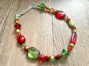 Christmas Necklace, Red & Green Holiday Jewelry, Christmas Jewelry, Red Green Jewelry, Beaded Christmas Gift Christmas Present