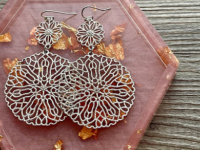Matte Filigree Earrings, silver drop Metal Filigree Earrings, filigree jewelry, metallic silver jewelry cutout lace earrings metal geometric