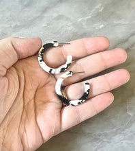 Load image into Gallery viewer, Black &amp; White Geometric Hoop earrings, round earrings, tortoise shell jewelry, hoops acrylic acetate lucite drop small neutral jewelry