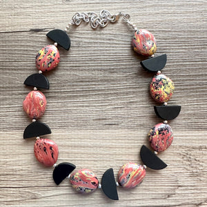 Swirl Coral & Black Chunky Statement Necklace, Pink and black beaded jewelry, single Strand Bib Necklace, Beaded necklace, wood necklace